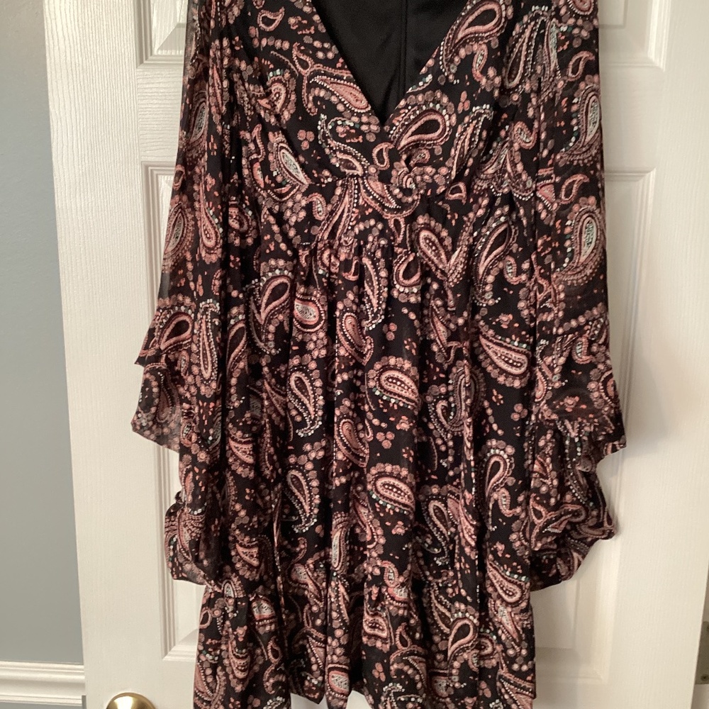 Betsy Johnson Wide sleeves mini dress